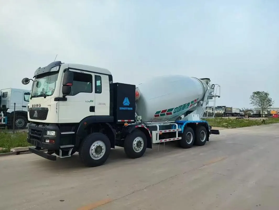 Used HOWO 12 m³ Truck Mixer0
