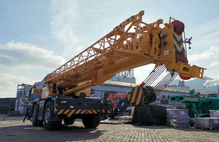 Used XCMG XCR70_E Rough-Terrain Crane0