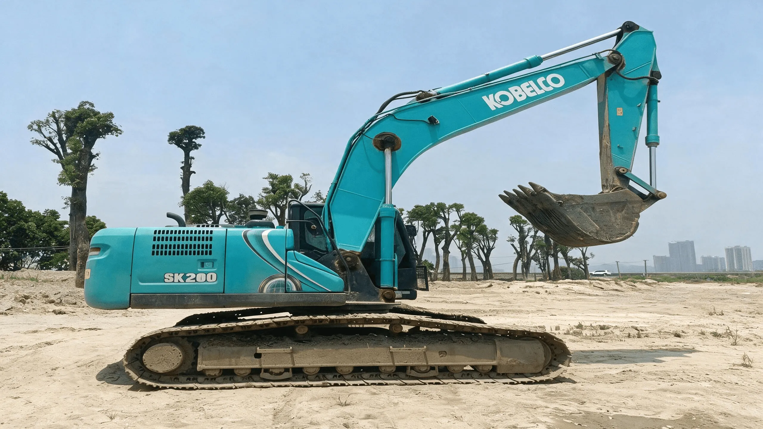 Used KOMATSU PC240LC-8M0 Medium Excavator0