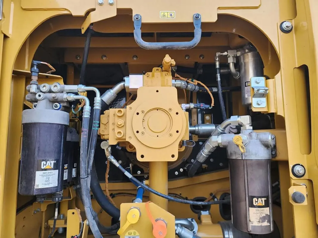 Used CAT 352 Large Excavator2