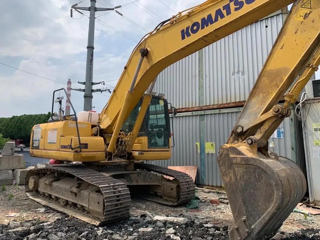 Used KOMATSU PC200-8M0 Medium Excavator3