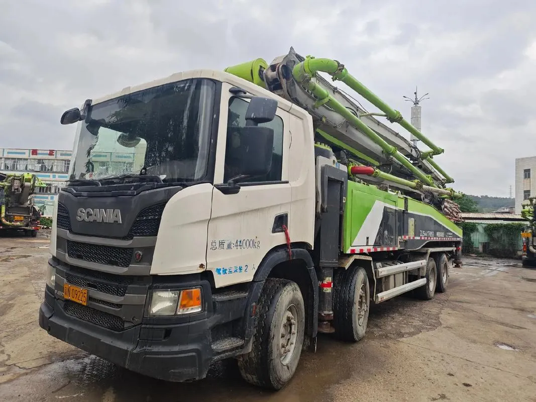 Used ZOOMLION 54M Truck-Mounted Concrete Pump2