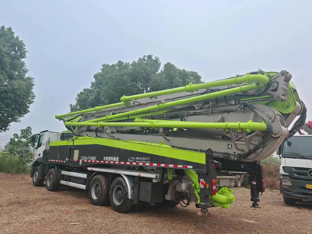 Used ZOOMLION 54M Truck-Mounted Concrete Pump0