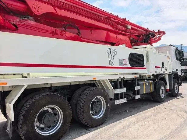 Used PUTZMEISTER M56 Truck-Mounted Concrete Pump2