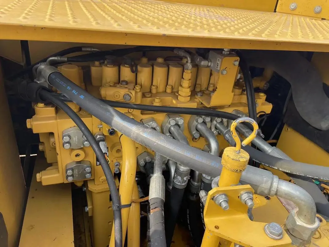 Used CAT 330GC Medium Excavator2