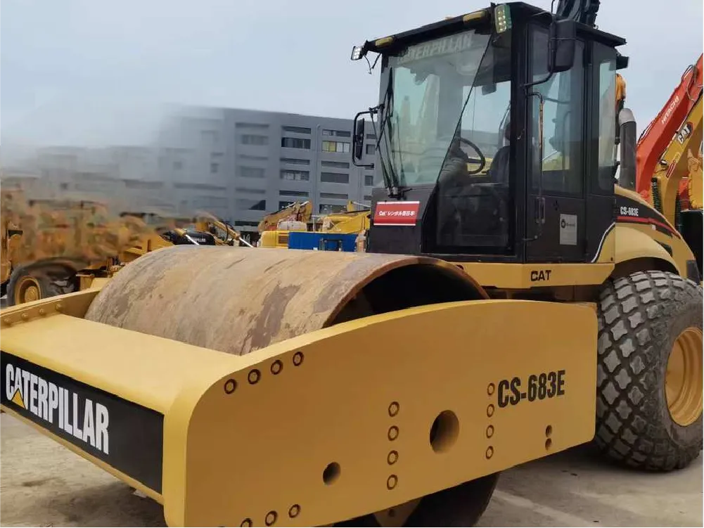 Used CAT CS683E Vibratory Compactor2